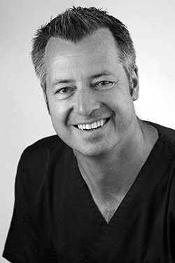 Dr. med. Christian Hilscher - Mund-, Kiefer- und Gesichtschirurgie, Implantologie & plastische Operationen Dres. Hilscher & Kollegen in 86316 Friedberg